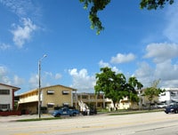 Hollywood Hills West Inc Apartments