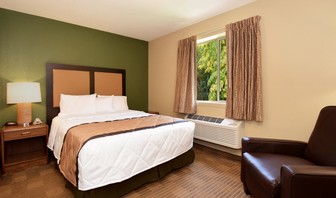 Furnished Studio – Knoxville - West Hills