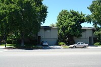 Leigh Court Apartments