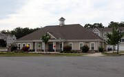 River Bay Townhomes Apartments