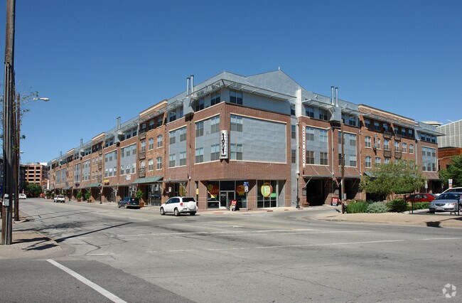 1001 Ross Avenue Apartments