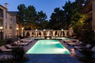 Hyde Park at Montfort Apartments