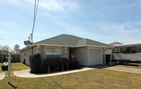 3213-3215 Fernwood Dr Apartments