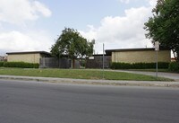 Garden Courts Apartments