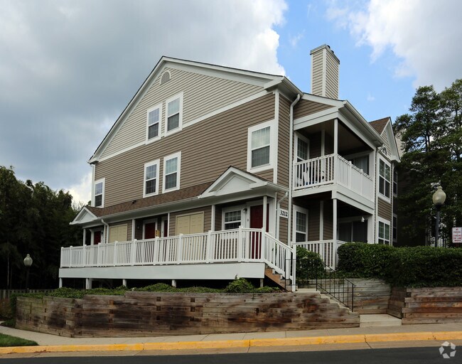 The Elms at Oakton Apartments