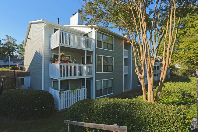 Woodland Hills Apartments