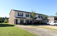 Lakes of Oakridge Apartments