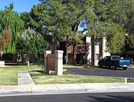 LA COSTA AT DOBSON RANCH Apartments
