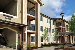 Trax at DuPont Apartments