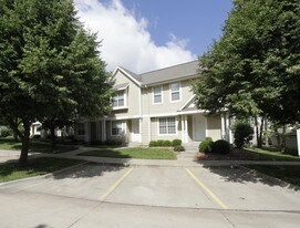 Foxboro Townhomes Apartments