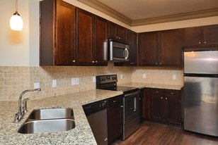 Avenues at Tuscan Lakes Apartments