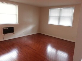10 S Main St Lewistown PA Apartments