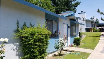 916 Grace St Bakersfield CA Apartments