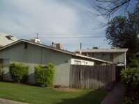 2509 19th St Apartments