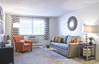 8 Plaza Dr Dover NH Apartments