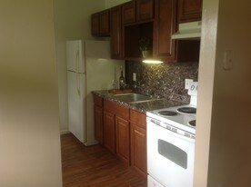 219 Lamplight Dr Brodheadsville PA Apartments