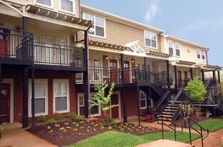 The Woodlands of Charlottesville Apartments