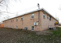 2300 Oak St Apartments