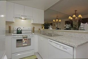 Townhome Village at Welleby Park Apartments