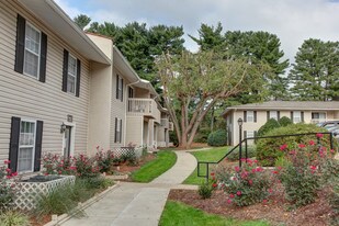 Parkway Crossing Apartments