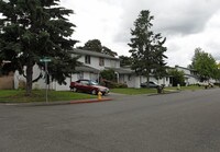 22614-22642 NE Schuyler St Apartments