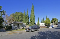 525-539 Avalani Ave Apartments