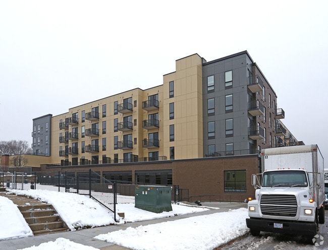 Vintage on Selby Apartments