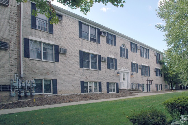 Coventry Square Apartments
