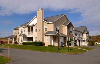 Falcon Trace & Halfmoon Heritage Apartments