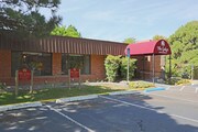 The Lakes Apartments