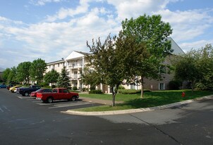 Majestic Cove Apartments