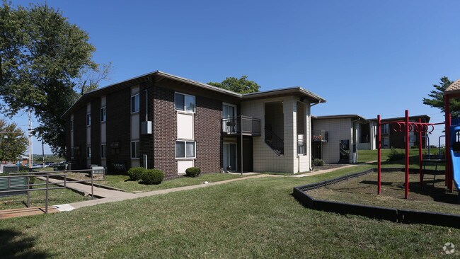 Metro Apartments at Seventy