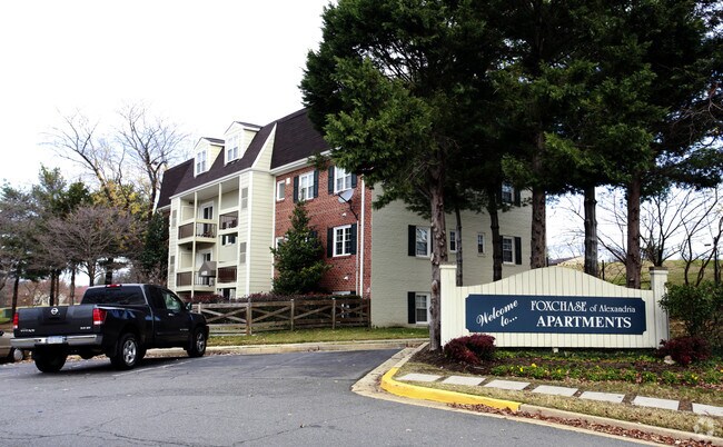 Foxchase Apartments