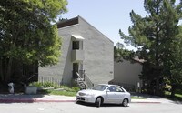 California Moraga Apartments