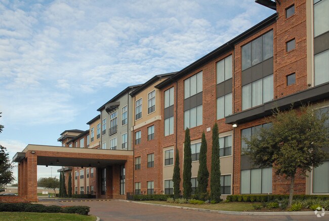 West 18th Apartments