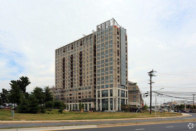 Pallas at Pike & Rose Apartments