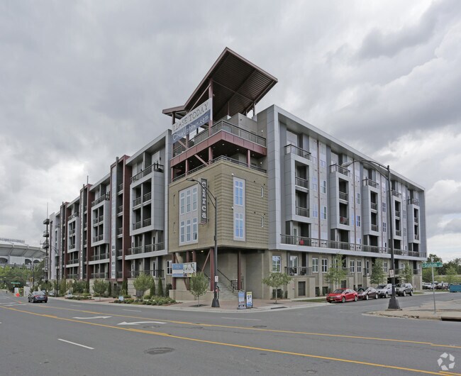 Circa Uptown Apartments