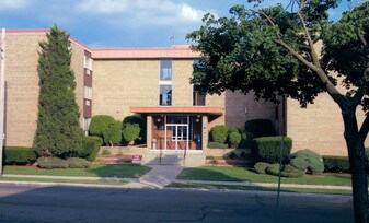 Roberts Court Apartments