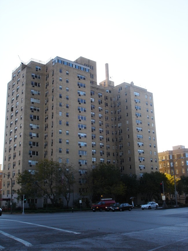 Parc Frontenac Apartments