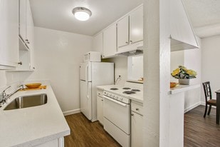 Woodcliff Apartments