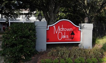 Midtown Oaks Townhomes Apartments
