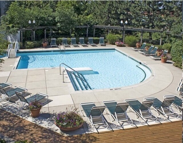 Village Green on Franklin Rentals Southfield, MI