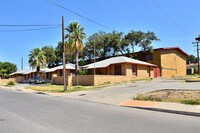 112 Siesta Ln Apartments