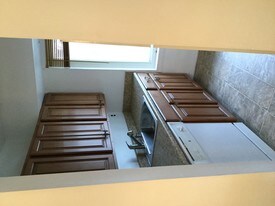 34 Navajo Ct Coram NY Apartments