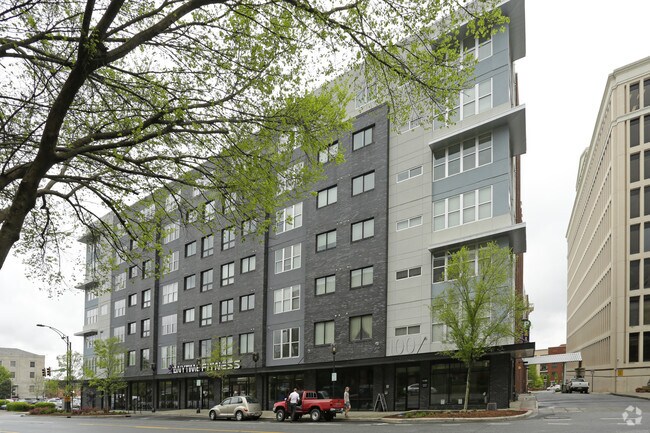 100 East Downtown Apartment Homes