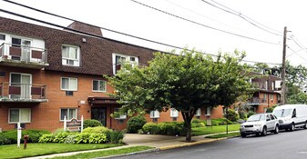 Cadillac Manor Apartments