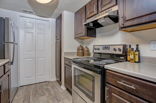 Priest Lake Apartments