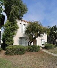 1145-1151 N Maryland Ave Apartments