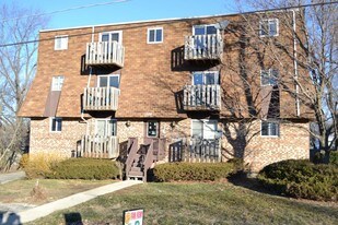 1004 Thornton St Lockport IL Apartments