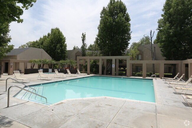 Ridgeline Apartments